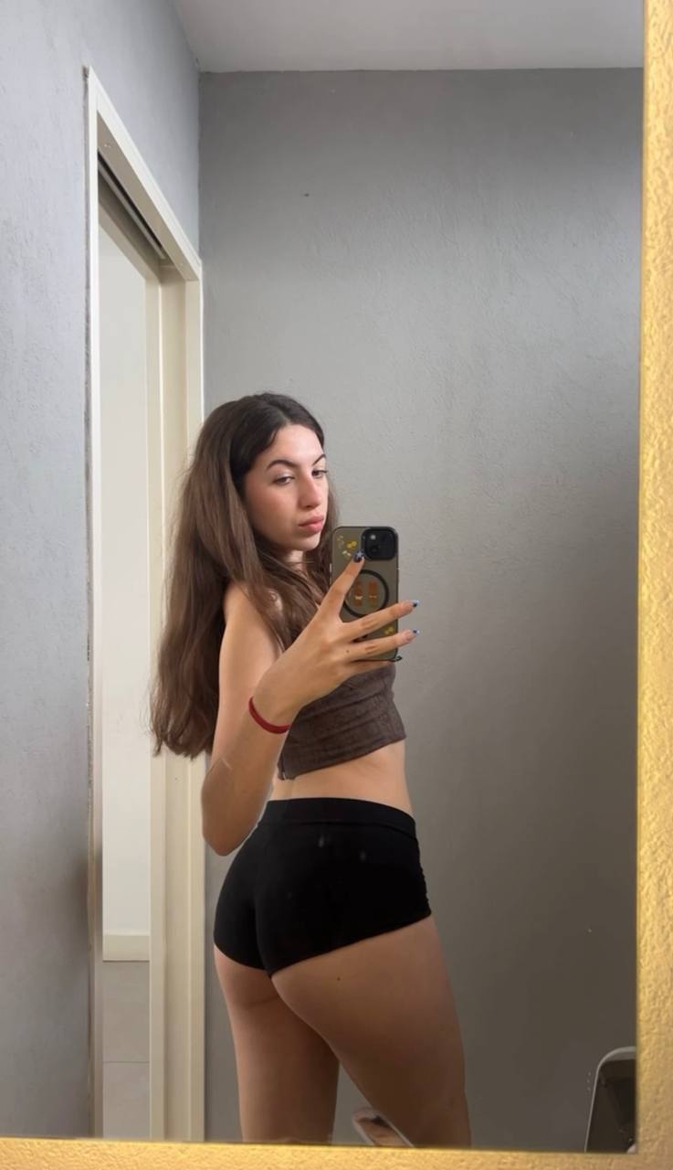 Amber in her underwear in Tashkent