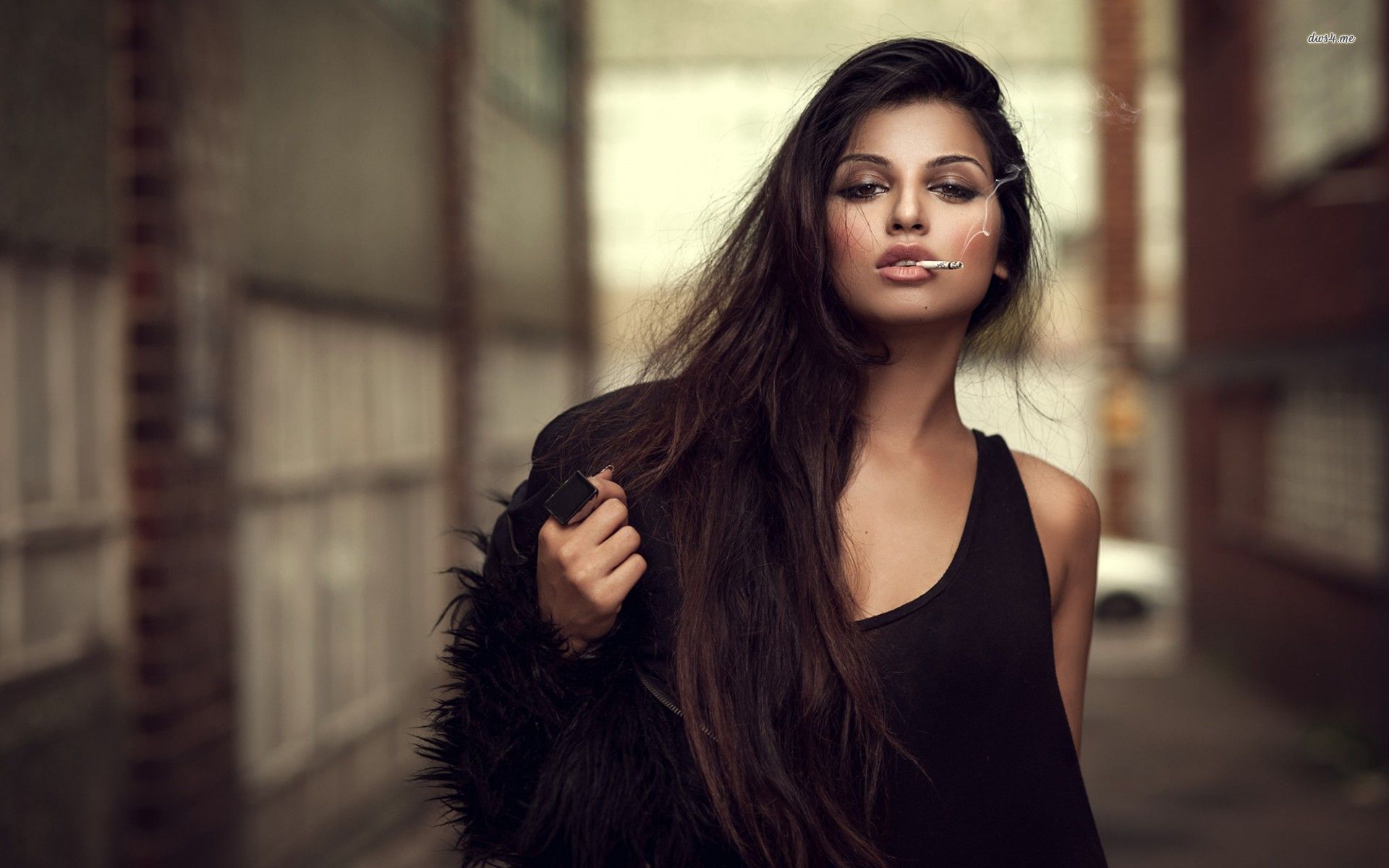 A playful frame from Sassy girls — online in Tashkent