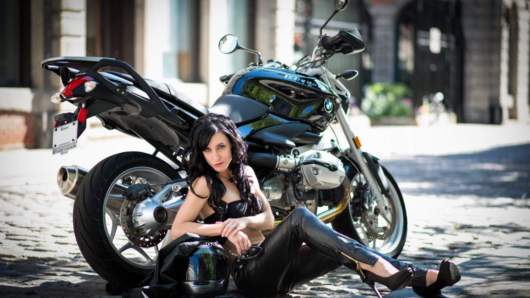 European women on bikes in Tashkent