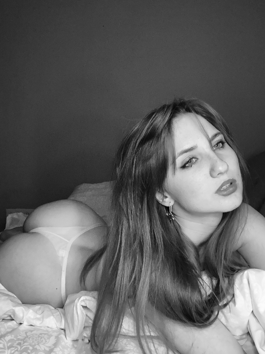 Take a pause and enjoy Nata nude — streaming from Tashkent