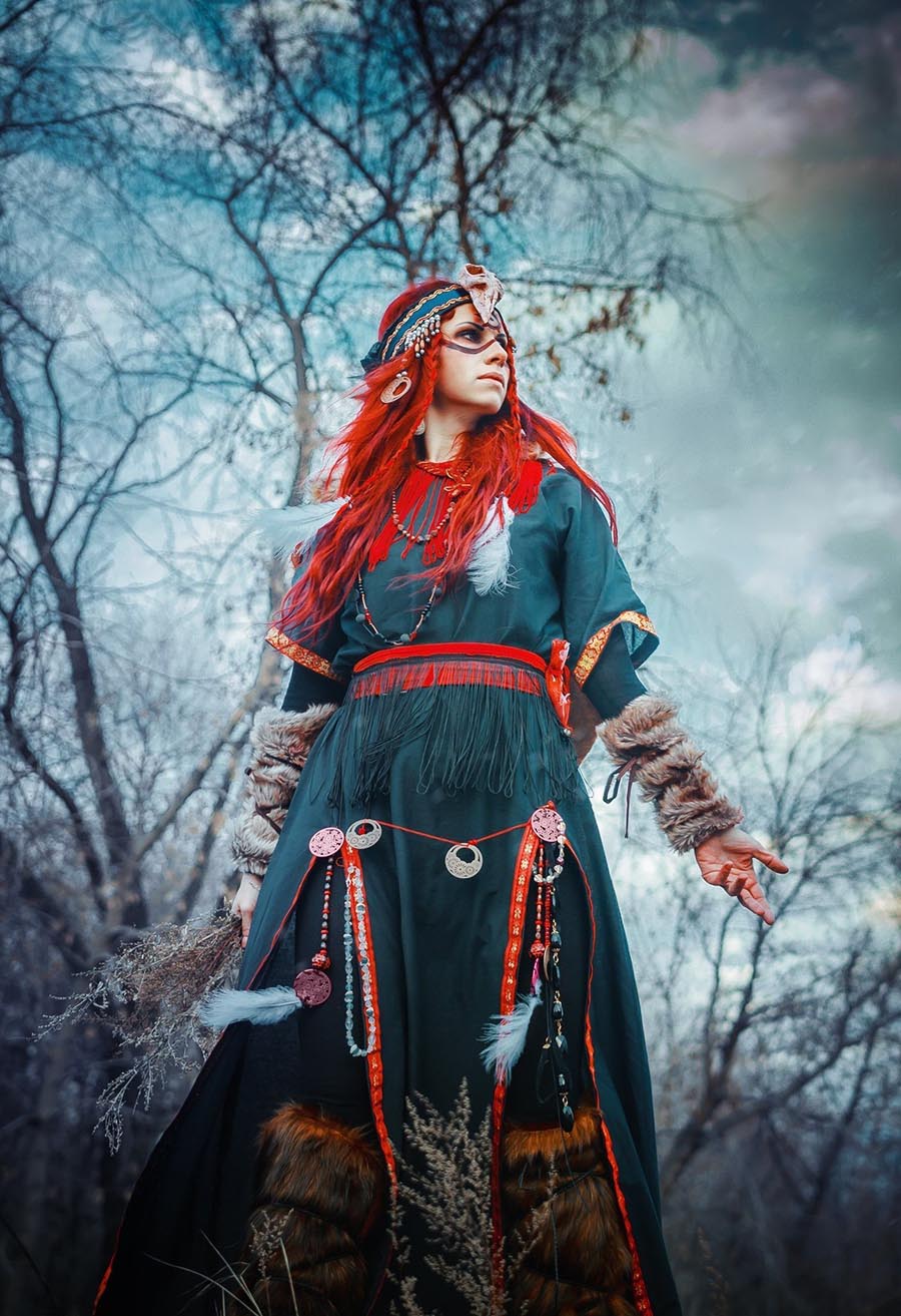 Take a pause and enjoy Girls in Slavic costumes — streaming from Tashkent