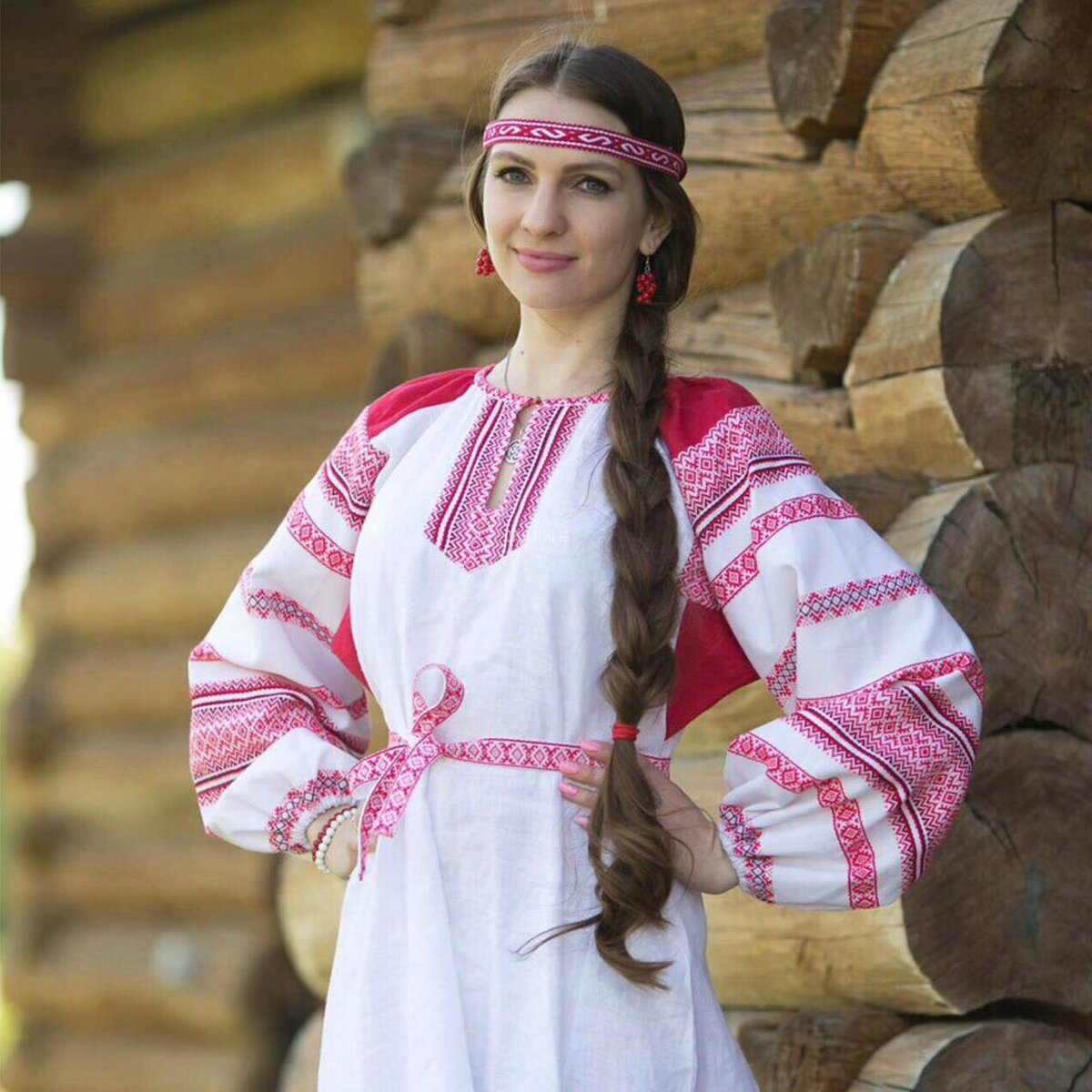 Girls in Slavic costumes brings the glow — live moments in Tashkent