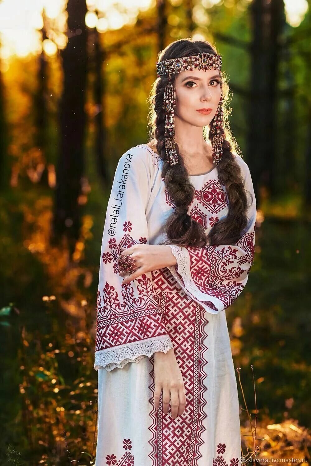 Girls in Slavic costumes in Tashkent — step in, relax, and chat live