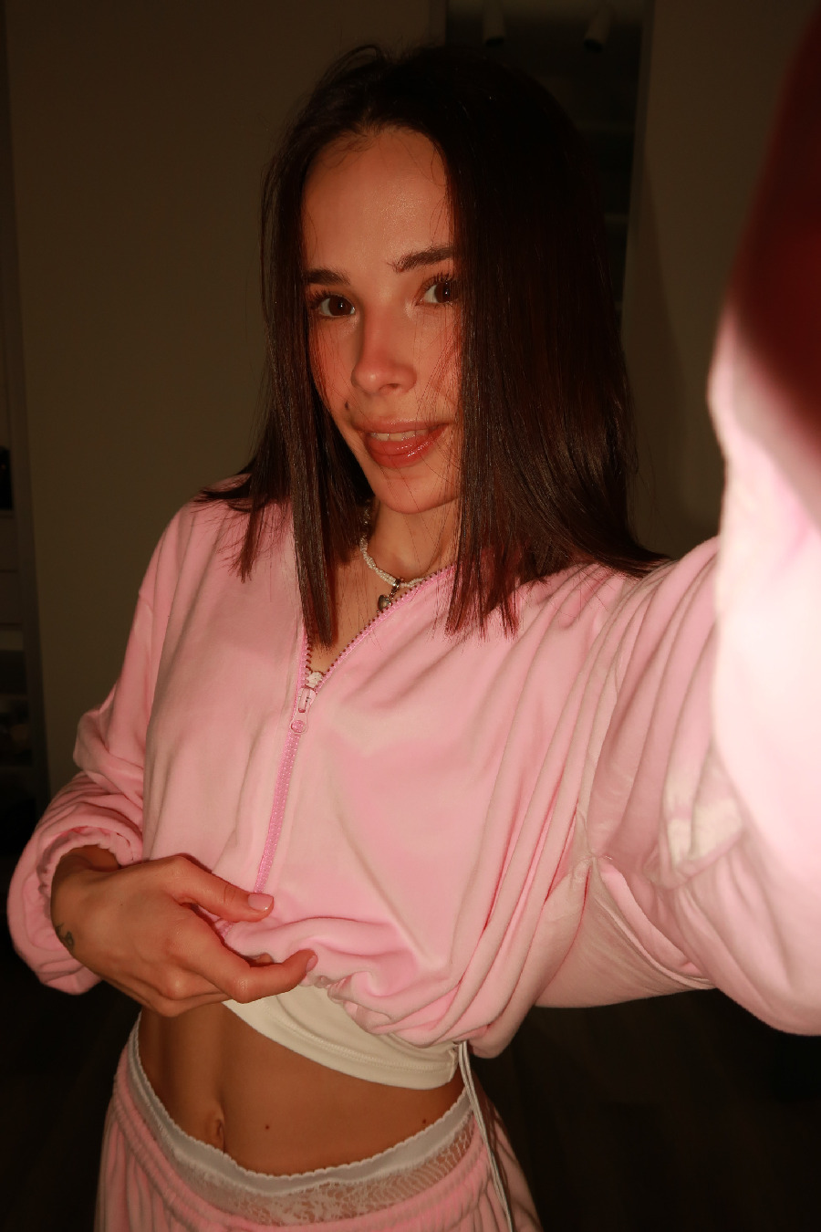 Tina brings the glow — live moments in Tashkent